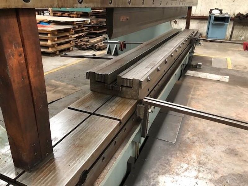 1250 TON x 24' CINCINNATI MODEL 1250H HYDRAULIC PRESS BRAKE: STOCK #10682