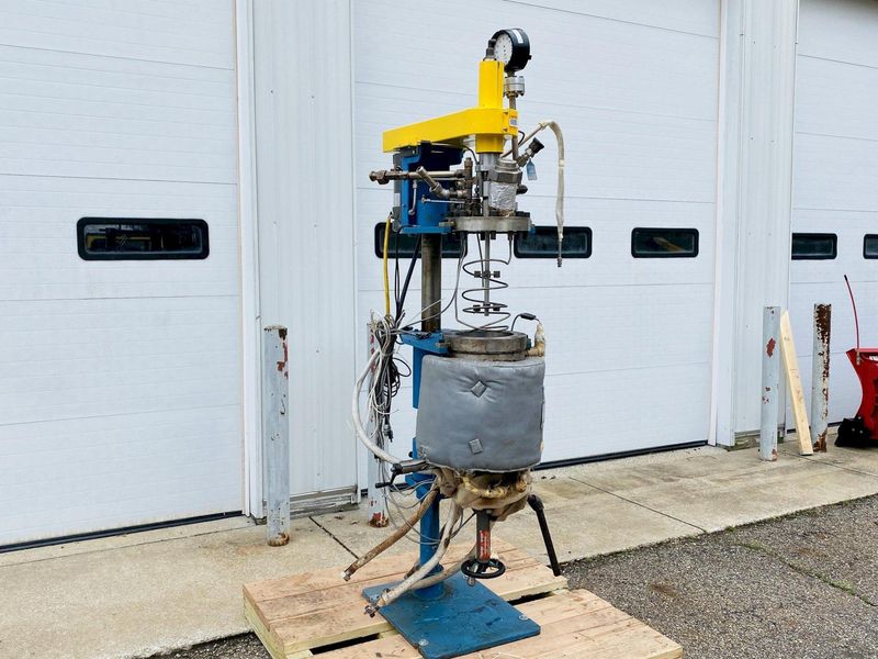 Fluitron 10 Liter Reactor