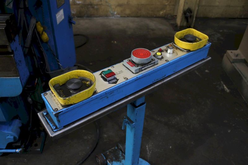 175 TON X 12' CINCINNATI CB HYDRAULIC PRESS BRAKE STOCK: 74778