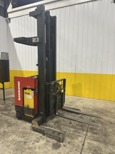 3,500 LB RAYMOND MODEL #EASI DEEP REACH ELECTRIC FORK LIFT TRUCK: STOCK 22098