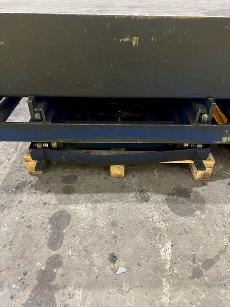 5,000 LB VESTIL MODEL #EHLTT-4848-5-47 HYDRAULIC LIFT AND TILT SCISSOR TABLE: STOCK #20544