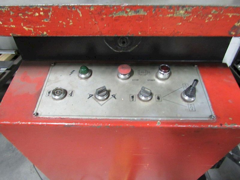 8.75" X 8.75" X 10 GAUGE STRIPPIT MODEL #102661 HYDRAULIC CORNER NOTCHER: STOCK 13848
