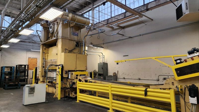 800 ton Niagara Model# SE2-800-96-60, Straight Side Mechanical Metal Stamping Press For Sale, Re