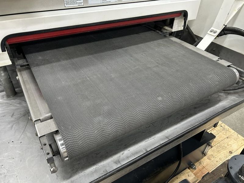Timesavers LYNX 37MWT-D-60 37″ Wet Wide Belt Finishing / Deburring Machine (2024)