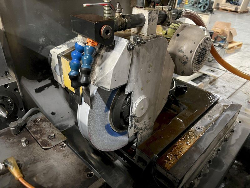Studer S20 CNC Plain Cylindrical Grinder with Combination Plain/Angle Wheel Head.