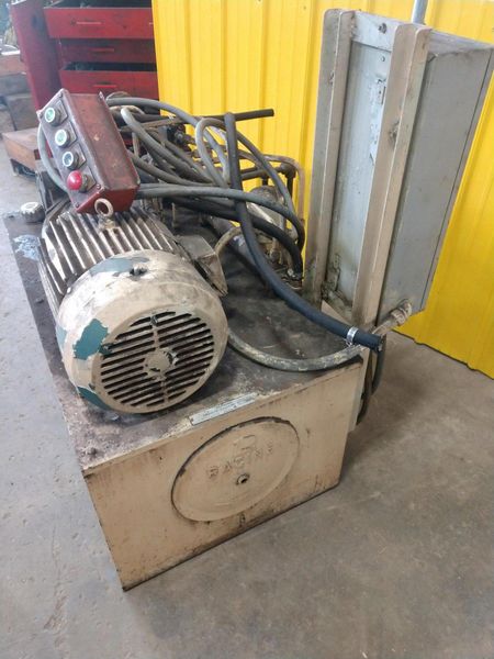 20 HP OILGEAR / RELIANCE MODEL #PVW2SLSAYCNNN PUMP & HYDRAULIC POWER UNIT: STOCK #14981
