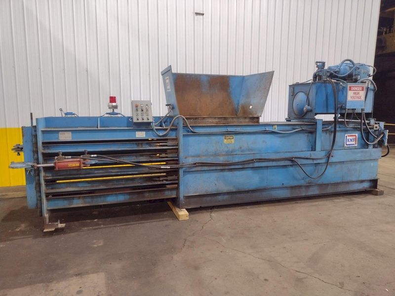 30" X 40" KMF MODEL 3040L CLOSED END HYDRAULIC HORIZONTAL BALER: STOCK #17911