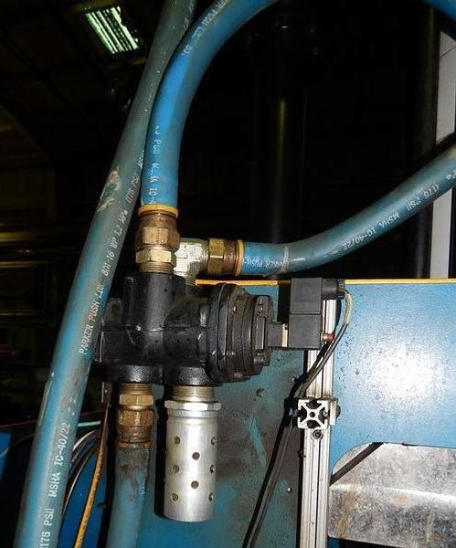 120 Ton FARGER & JOOSTEN MULTIPOWER Air/Oil Press