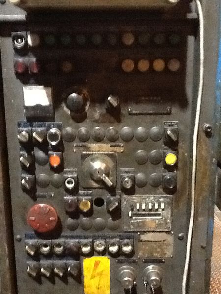 220 TON KOMATSU STRAIGHT SIDE DOUBLE CRANK PRESS
