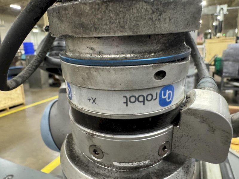 2018 UNIVERSAL ROBOTS UR10 Cobot - Dual Chuck Grippers, Flexible Loading System