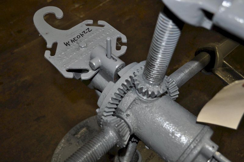 300 LB X 8" LITTELL UNCOILER