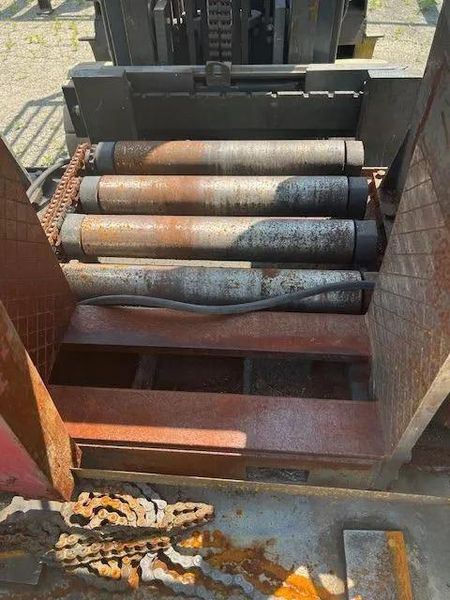 24" x 16"  CHEN LONG DOUBLE COLUMN HORIZONTAL BAND SAW