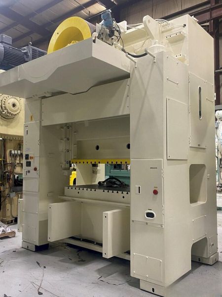 Komatsu E2M200 200 Ton Straight Side Mechanical Stamping Press