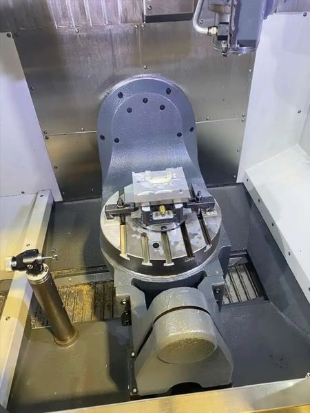 Haas UMC-500 CNC 5-Axis Vertical Machining Center (2020)