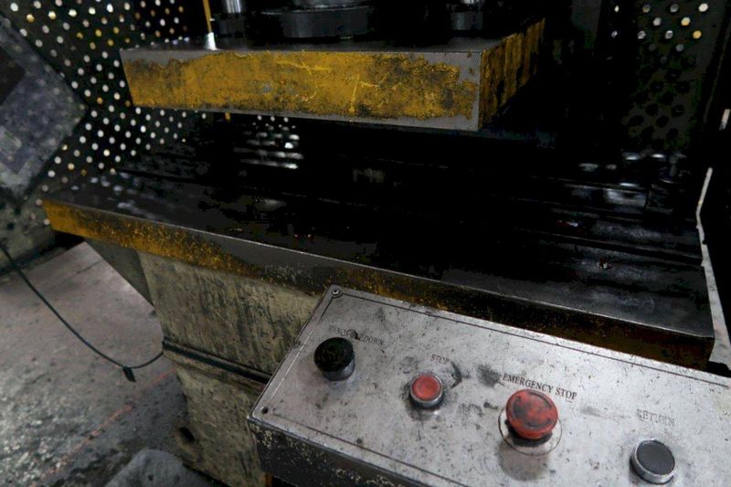 63 TON YANGLI 2018 GAP FRAME HYDRAULIC PRESS