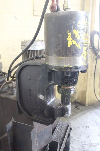 FABRILINE MODEL FP 80 PORTABLE HYDRAULIC FLANGE PUNCH: STOCK #71173