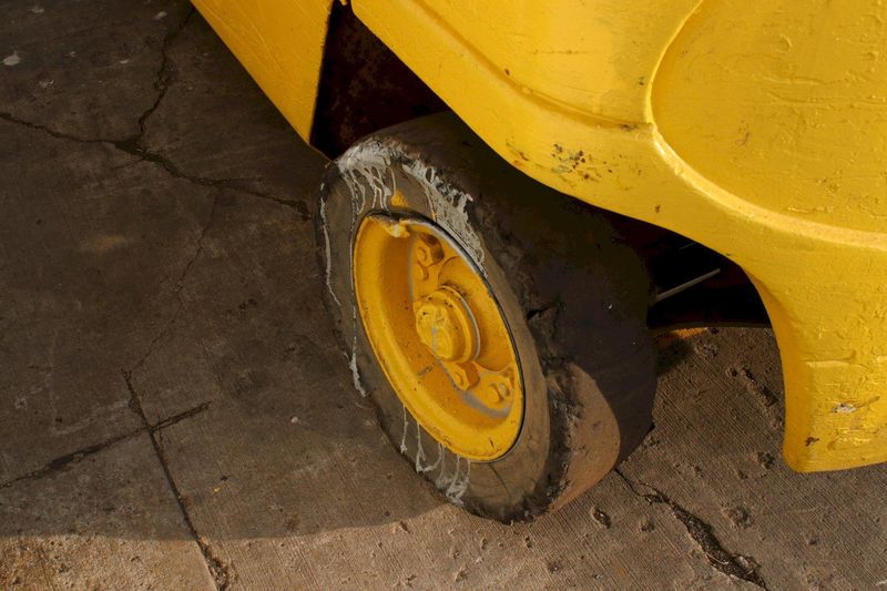 8000 LBS CATERPILLAR PROPANE FORKLIFT: STOCK #75938