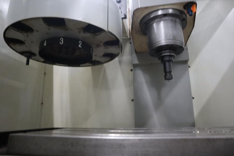 Haas Mini Mill CNC Vertical Machining Center, 16"x12"x10", CT40 Taper, 10 Station ATC, Coolant System, New 2001