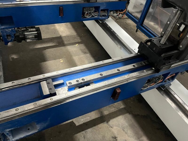 Trumpf Trumabend V320 352 Ton x 14′ CNC Hydraulic Press Brake