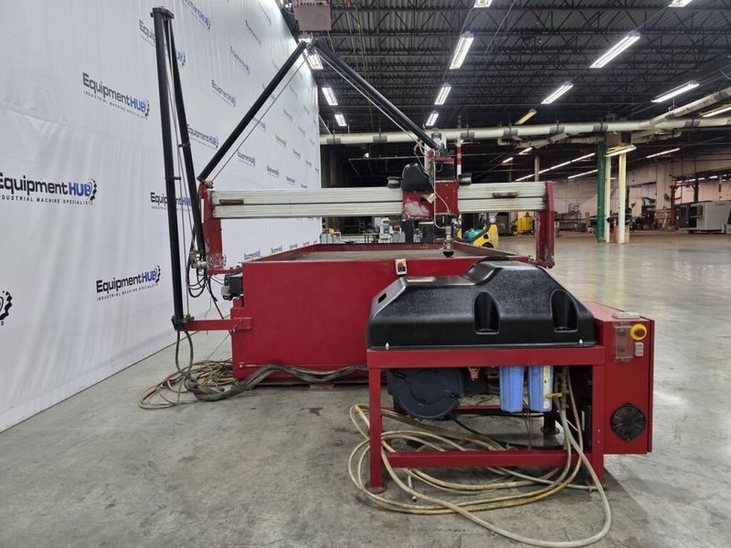 Maxiem 2030 6′ 7″ x 10′ CNC Waterjet