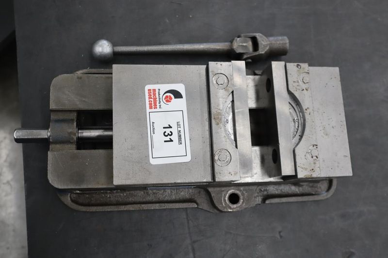 Kurt D-675 6" Machine Vise, Steel Jaws, Handle- Auction Item