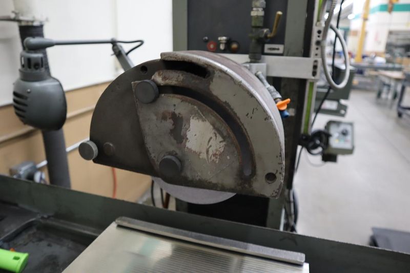 Mitsui High-Tech MSG-200MH Hand Feed Surface Grinder, Mitutoyo KA-200 2-Axis DRO, 6"x12" Fine Pole Chuck, Coolant- Auction Item