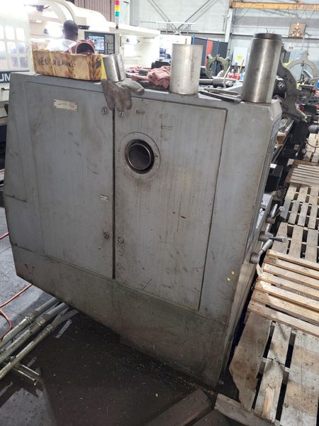 Poreba / Polamco 31.5/42.5" X 236" Model TPK-80A/6M  Gap Bed Engine Lathe.
