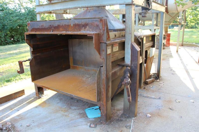 15 HP MARATHON BALER & CHIP COLLECTION SYSTEM: STOCK #61739