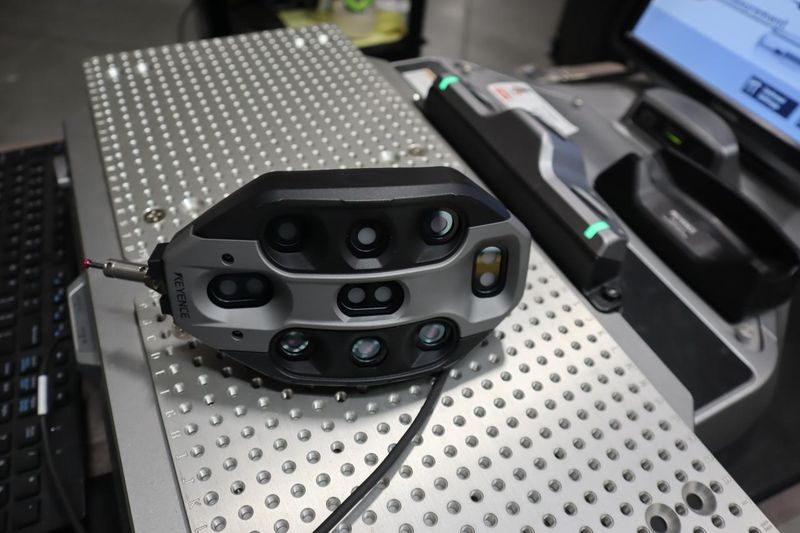 Keyence XM-C1000 Portable Coordinate Measurement Machine with XM-P2000 Hand-Held Probe (New 2021)- Auction Item