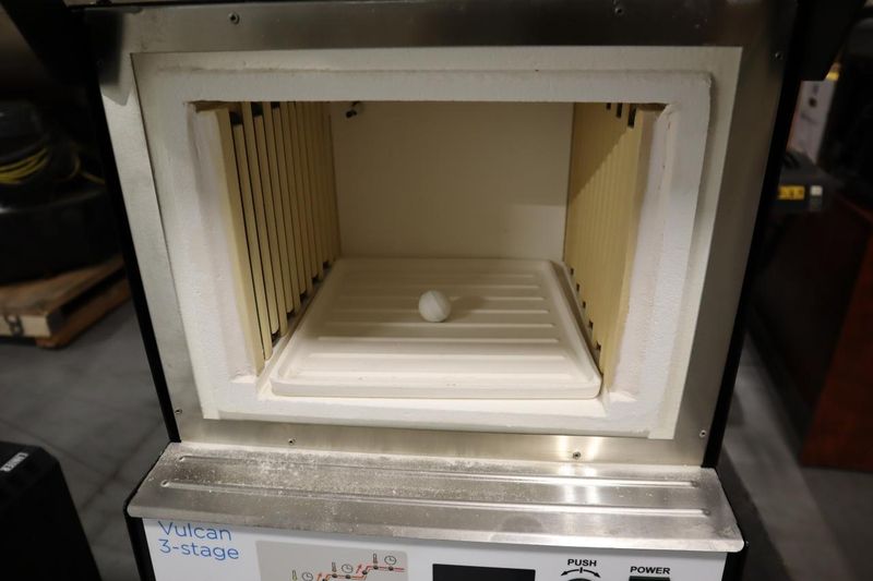 Vulcan 3-550 Electric Furnace, 3-Stage, 2,012 Deg Max Temp, Single Phase- Auction Item