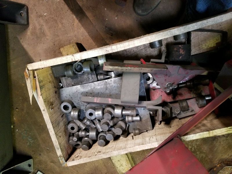 75 TON EDWARDS MODEL JAWS IV HYDRAULIC IRONWORKER WITH LOTS OF TOOLING 1-1/16 Punch Capacity in 7/8" Steel, Shear, Angle Shear
