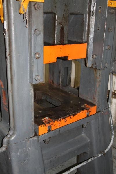 71 TON MINSTER MODEL #40T 4-1/2 SSSC PRESS: STOCK 59576