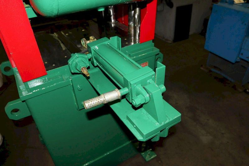 7 TON BRADBURY/AIRAM 4 POST PNEUMATIC CUTOFF PRESS: STOCK #66984