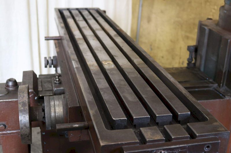 4HP INDUMA MODEL #4SA RAM TYPE VERTICAL MILL: STOCK #73329