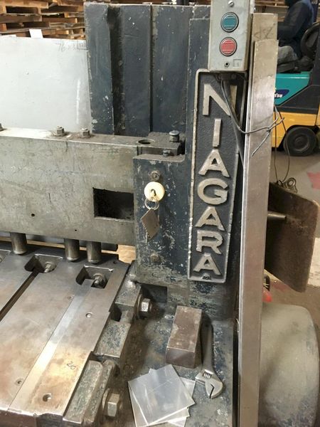 10' X 10 GA NIAGARA POWER SQUARING SHEAR: STOCK #73801