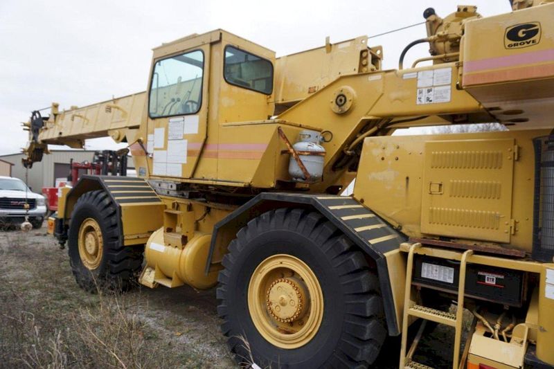 25 TON GROVE ROUGH TERRAIN HYDRAULIC CRANE: STOCK #73716
