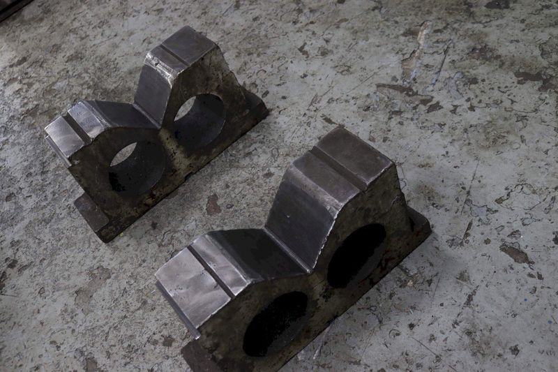 PAIR V BLOCKS 18" WIDE X 11" HT X 6" DEEP: STOCK #73519