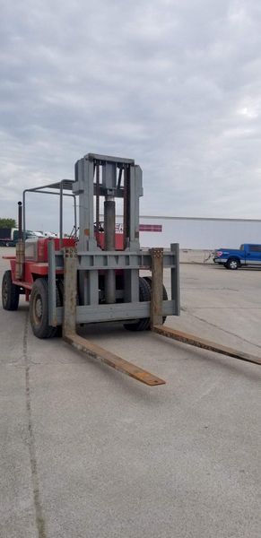 28,000 LBS SILENT MODEL FK-12-28 DUAL PNEUMATIC FORKLIFT: STOCK 73496