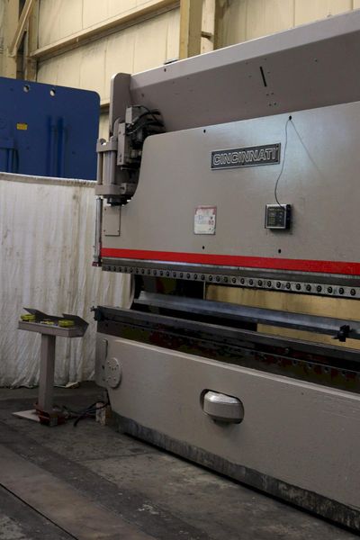 175 TON X 14' CINCINNATI FORMASTER II CNC HYDRAULIC BRAKE: STOCK #73093