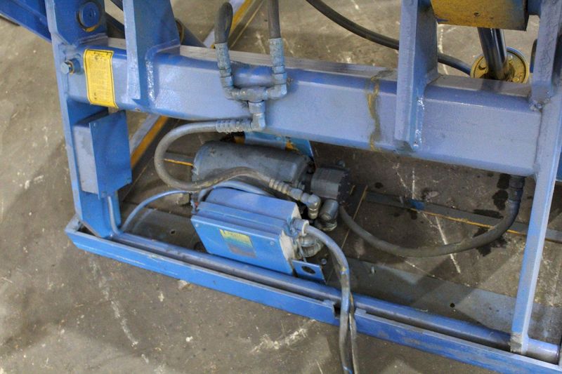 6000 LB X 48" X 48"  AUTOQUIP SCISSOR LIFT TABLE: STOCK #72219