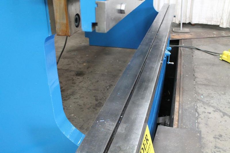 300 TON X 12' PACIFIC HYRAULIC PRESS BRAKE: STOCK #61922