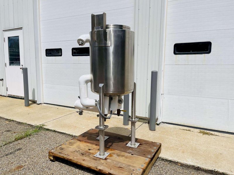 Martin Petersen Co. 33 Gallon Stainless Steel Jacketed Mix Tank