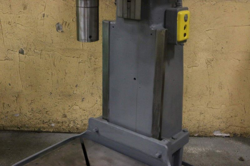 24" CINCINNATI BICKFORD DRILL: STOCK #69222