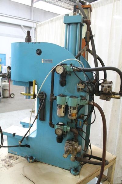 15 TON AIR HYDRAULICS C-FRAME PRESS: STOCK #63783