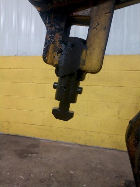 15,000 LB 7.5 TON BRADLEY SINGLE RIM VERTICAL COIL LIFTING TONG SCISSOR TYPE COIL LIFT: STOCK #1