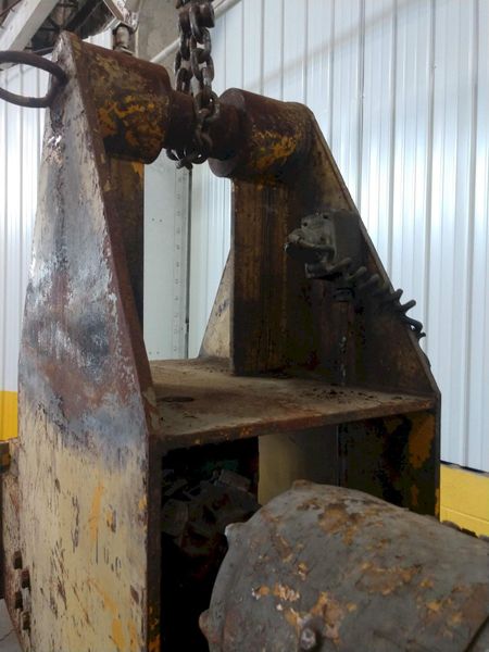 35,000 LB 17.5 TON X 18" TO 76" X 60"  OD BRADLEY CRANE MOTORIZED COIL GRAB: STOCK : STOCK 13243