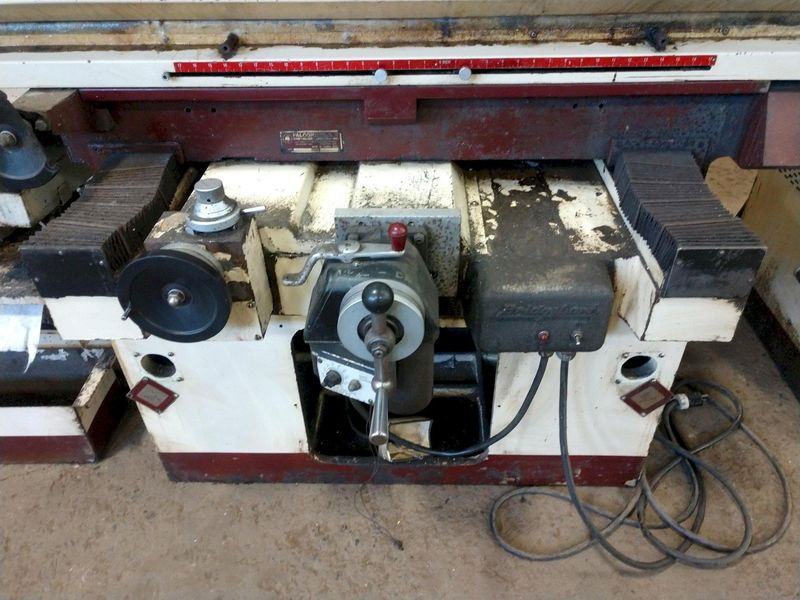 16" X 32" CHEVALIER MODEL #FSG1632AD HORIZONTAL 3 AXIS SURFACE GRINDER: STOCK 12711