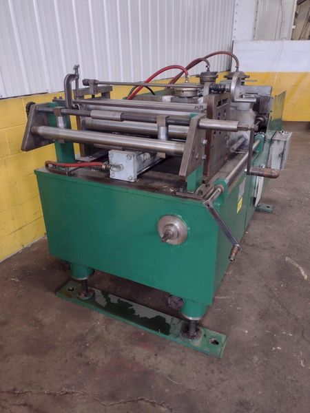 24" TRIAD DESIGN & MFG FEEDER: STOCK #17013