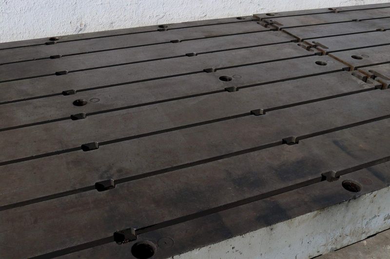 8' X 21' X 12"  LAKESHORE T SLOTTED FLOOR PLATE: STOCK #73514