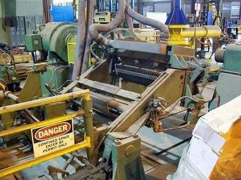 Tension Stand, Ruesch, 26" Wide